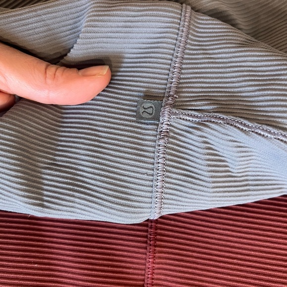 Lululemon Powerpivot - Picture 3 of 4